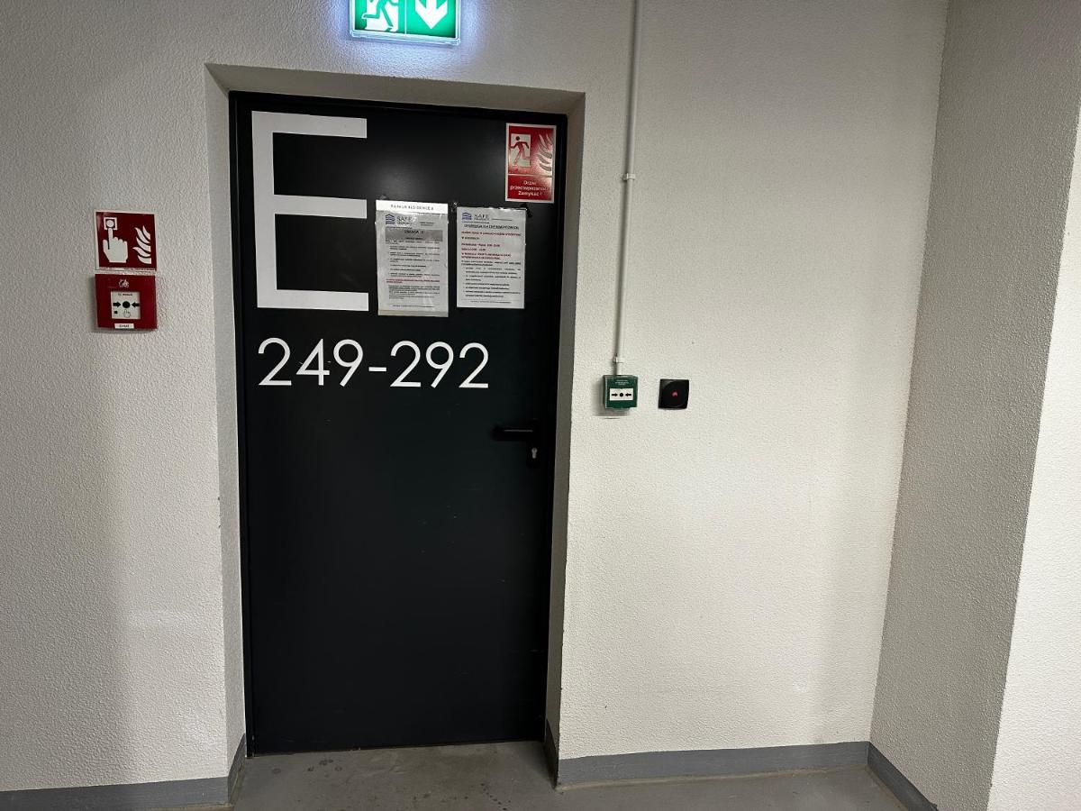 Apartament Lotnisko Chopina Warsaw Airport Екстер'єр фото